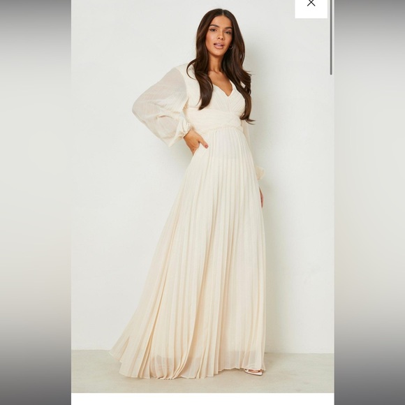 NWT Boohoo Occasions Pleated Wrap Maxi Dress - Picture 3 of 5